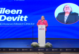 Drejtoresha e USAID, Mary Eileen Devitt - ne 25 vjetorin e hapjes se zyres se USAID ne Kosove