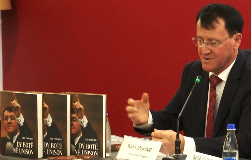 Përtej një biografie madhore, “Dy botë në unison” është vlerësuar edhe një lloj gjurmimi i rrugëtimit të skenës muzikore në vend.