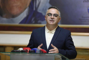 Shefi i Grupit Parlamentar te AAK-se, Besnik Tahiri