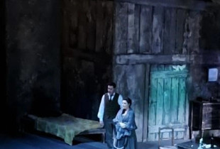 Elbenita Kajtazi si Mimì dhe Saimir Pirgu si Rodolfo në premierën e “La Bohème”, në Operën Shtetërore të Vjenës, të hënën e 28 tetorit
