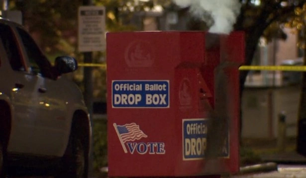 Djegia e kutive te votimit ne Portland te SHBA-se