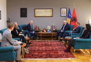 Xhelal Sveçla dhe Manuel Sarrazin