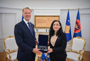 Vjosa Osmani dhe Aivo Orav