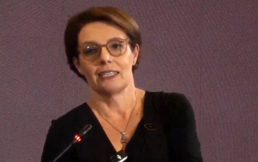 Donika Gervalla - Schwarz ne forumin e Bledit