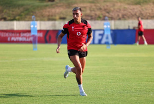 Myrto Uzuni