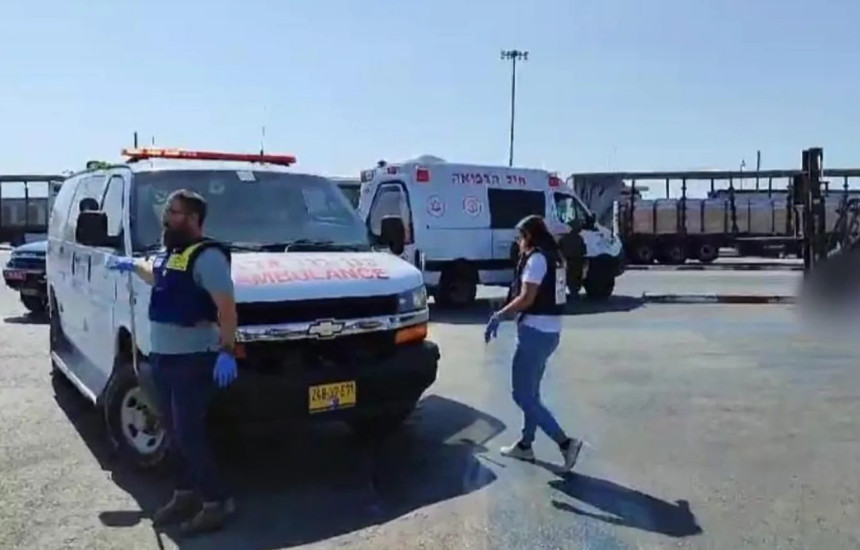 Ndihma e pare ne vendin e ngjarjes pas vrasjes se tre personave ne kufi mes Bregut Perendimor e Jordanise