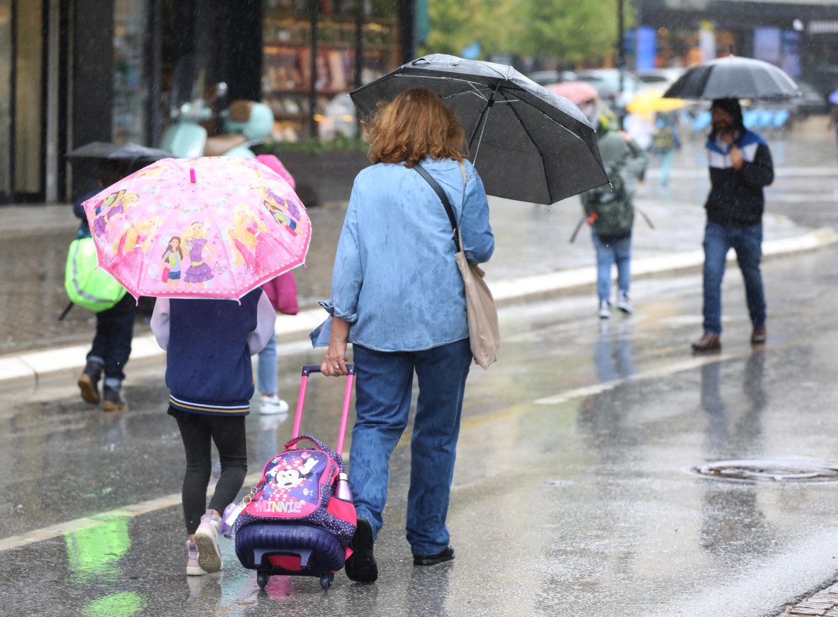 Paralajmërime për vërshime  në kryeqytet anulohet mësimi