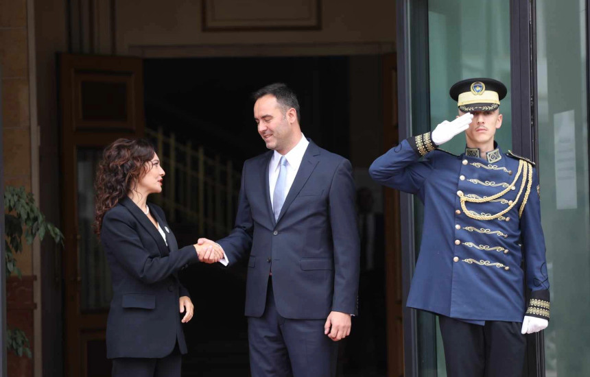 Glauk Konjufca dhe Elisa Spiropali