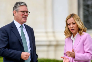 Sir Kai Starmer me Giorgia Melonin