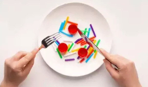 mikroplastikat-jane-kudo-ja-si-te-zvogeloni-sa-me-shume-ekspozimin-ndaj-tyre