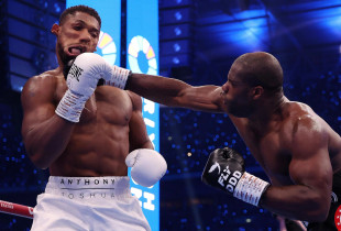 Daniel Dubois duke goditur Anthony Joshuan
