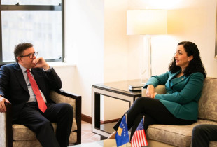 Presidentja Vjosa Osmani është takuar të enjten me Ndihmëssekretarin amerikan të Shtetit, Jim O’Brien