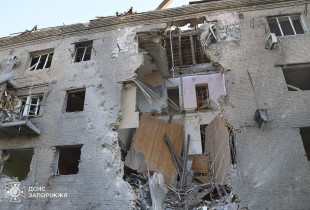 Demtimi i nje blloku te apartamenteve ne Voronezh nga mbetjet e nje droni ukrainas