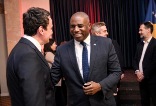Kryeministri Albin Kurti dhe sekretari i shtetit për punë të jashtme të Mbretërisë së Bashkuar, David Lammy