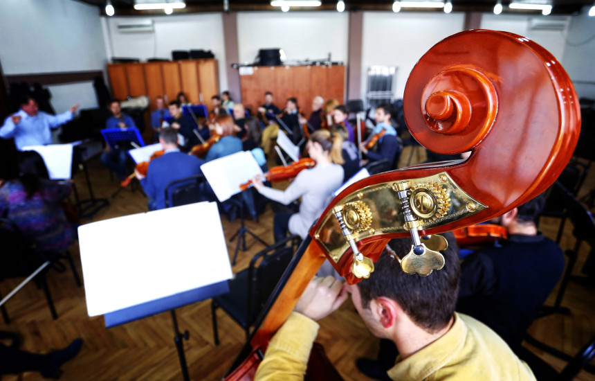 instrumente muzikoer - Filharmonia e Kosovës