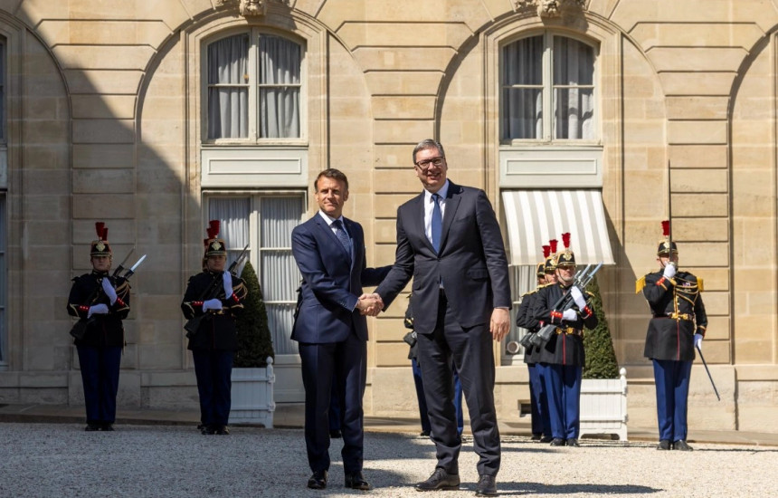 Emmanuel Macron dhe Aleksandar Vuçiq