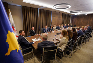 Avdullah Hoti mungon në mbledhjen e parë të grupit të ri parlamentar të LDK-së