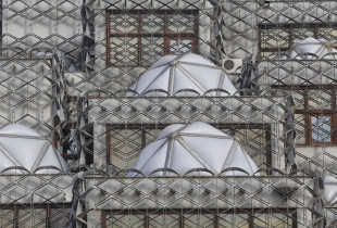 Detaj nga objekti i Bibliotekës Kombëtare të Kosovës (Foto: Driton Paçarada)