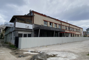 Drejtoria e Emergjencave e Komunës së Prishtinës, së fundmi e ka rrethuar objektin e ish-“Kino Rininë” pas rekomandimit së është objekt me rrezikshmëri