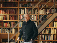 Përskaj tipave si Mario Vargas Llosa gjithmonë duhet të heqim kapelën dhe t’i përshëndesim me dorë në zemër.