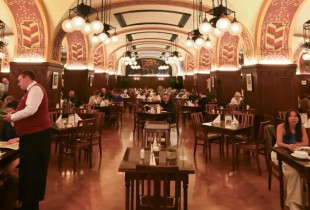 “Auerbachs Keller” në Leipzig është një nga restorantet më të famshme në botë