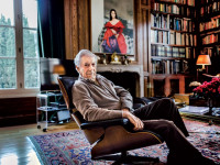 Mario Vargas Llosa, si njëri nga autorët më të rëndësishëm të letërsisë postmoderne, jo vetëm e trazon ndërgjegjen morale të kohës së vet, por e shtyn letërsinë të rifillojë debatin mbi të ndaluarën, të papranuarën dhe të nënvetëdijshmen