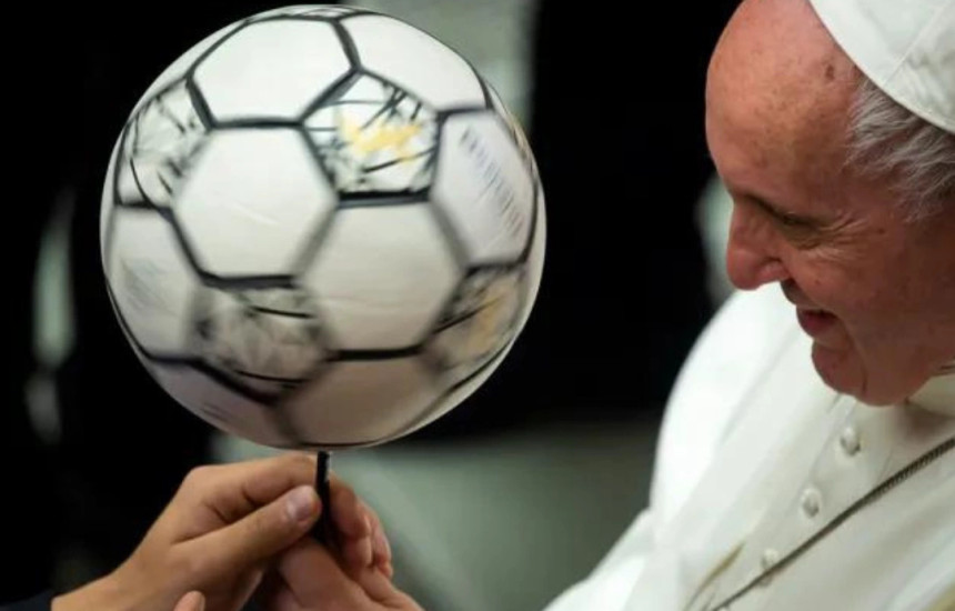 Qe njeri që e nderonte fjalën dhe, në të njëjtën kohë, u kushtonte vëmendje detajeve dhe i ndiqte pasionet e veta. E kërkonte zgjidhjen e problemeve me dashuri dhe durim, me ngushëllimin se bota dhe jeta janë të bukura prej ngado që i shikon