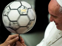 Qe njeri që e nderonte fjalën dhe, në të njëjtën kohë, u kushtonte vëmendje detajeve dhe i ndiqte pasionet e veta. E kërkonte zgjidhjen e problemeve me dashuri dhe durim, me ngushëllimin se bota dhe jeta janë të bukura prej ngado që i shikon