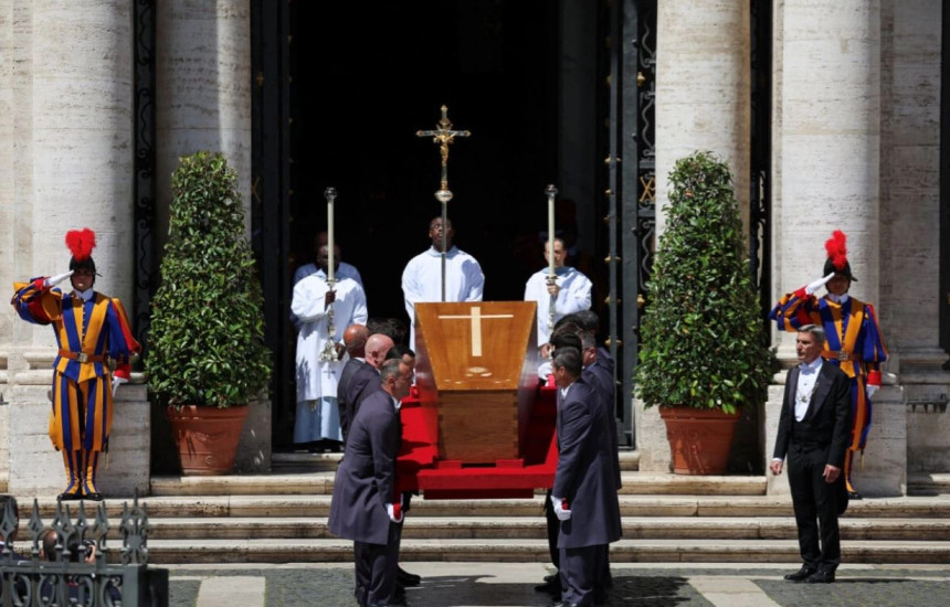 Varrimi i Papa Françeskut