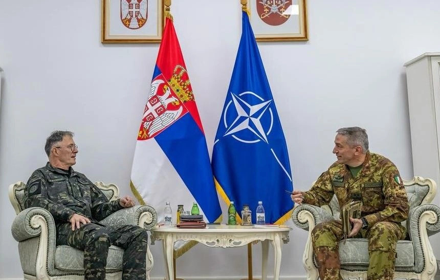 Komandanti i misionit të NATO-s në Kosovë, KFOR, Enrico Barduani, është takuar të martën me shefin e stafit të përgjithshëm të forcave të armatosura të Serbisë, Millan Mojsilloviq, në Beograd.