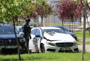 Shpërthen në parkingun e QKUK-së vetura private e u.d. së drejtorit