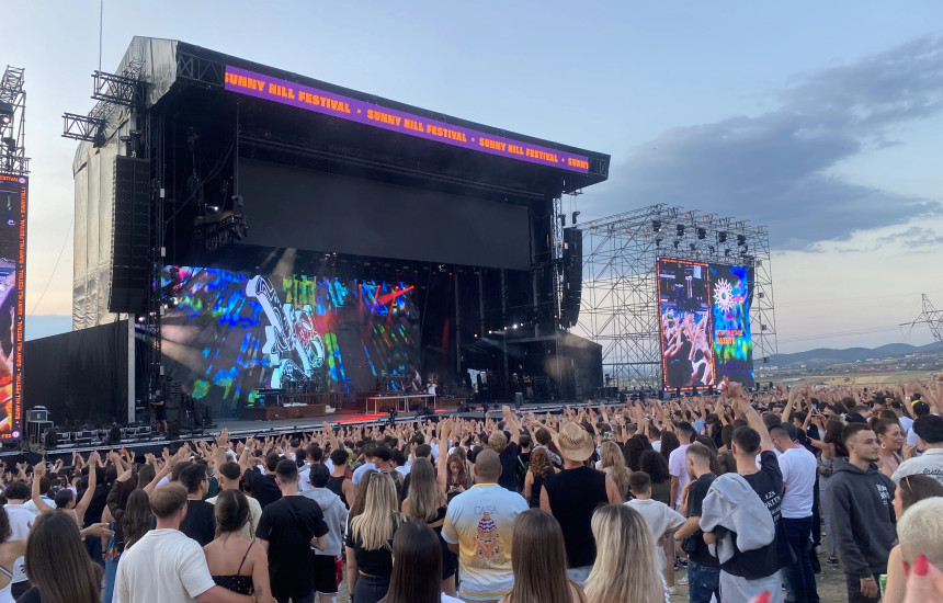 Sainte ne skenen e Sunny Hill