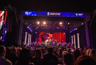 Gala-mbrëmja “Ramë Lahaj & Friends” që po mbahet sonte në sheshin “Skënderbeu” në Prishtinë