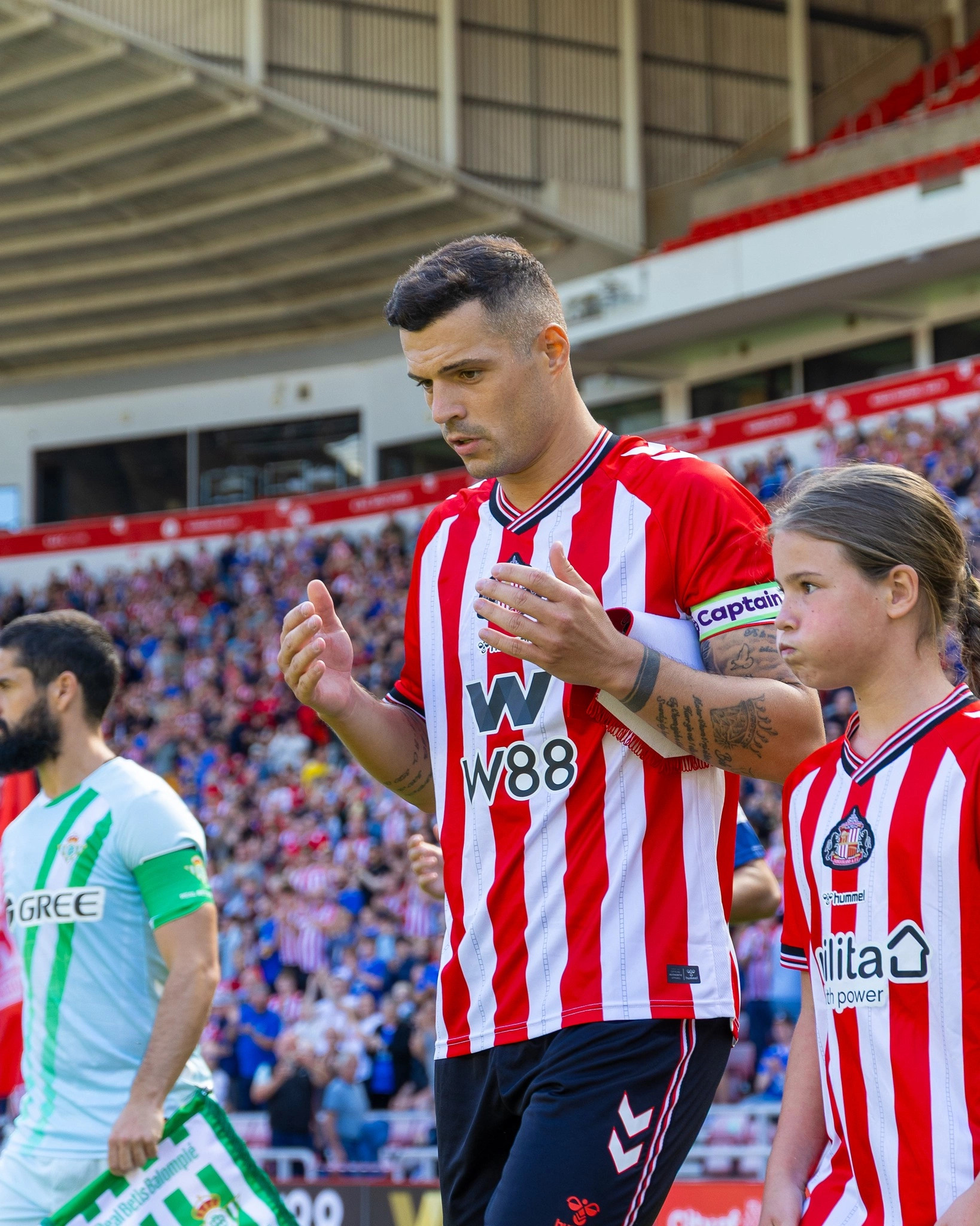 Granit Xhaka debitiral kot kapetan pri Sunderlandu