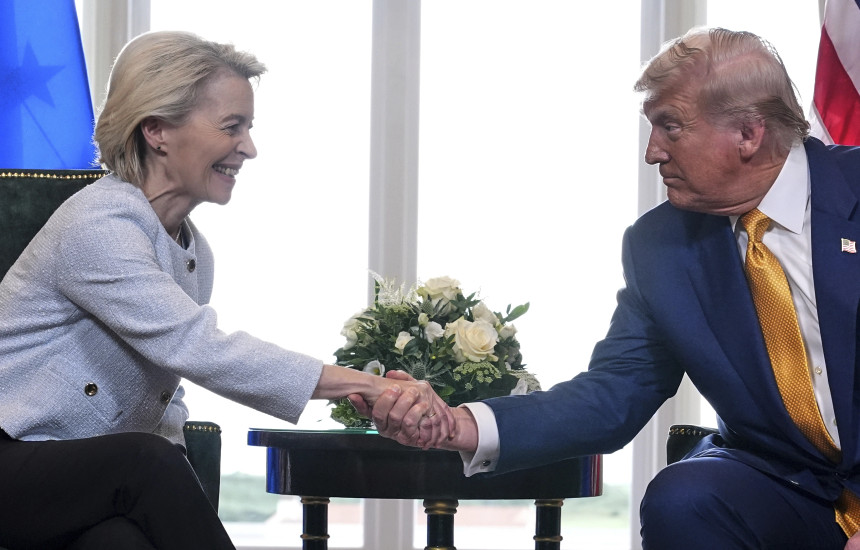 Von der Leyen dhe Trump