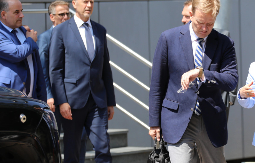 Emisari i Bashkimit Evropian për dialogun Kosovë-Serbi, Peter Sorensen