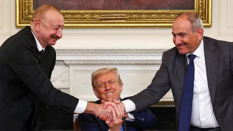 Presidenti i Azerbajxhanit, Ilham Aliyev & presidenti i Shteteve të Bashkuara të Amerikës, Donald Trump & kryeministri i Armenisë, Nikol Pashinyan