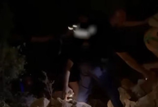 Tre turistë të huaj shpëtohen nga policia, nxirren nga shkëmbinjtë në Himarë