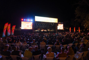 Tingujt jazz ngrenë në piedestal Mitrovicën, shkas për reagime e gjithëpërfshirje