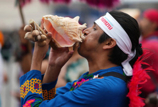Shankh blowing