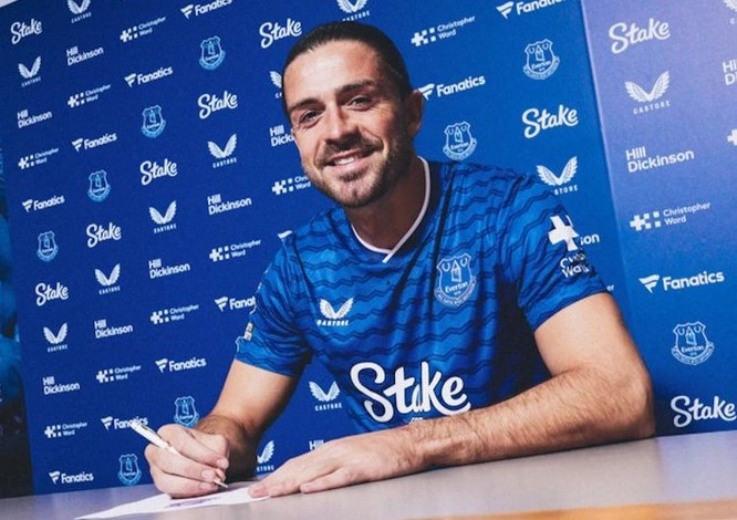 Grealish huazohet tek Evertoni