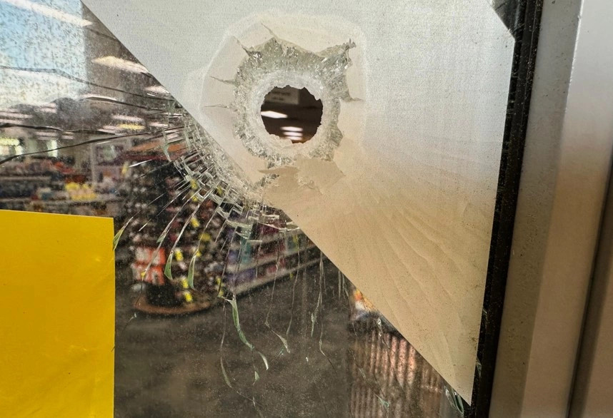 Burri që shtiu me qindra plumba te selia CDC-së ishte i zemëruar me vaksinat për COVID