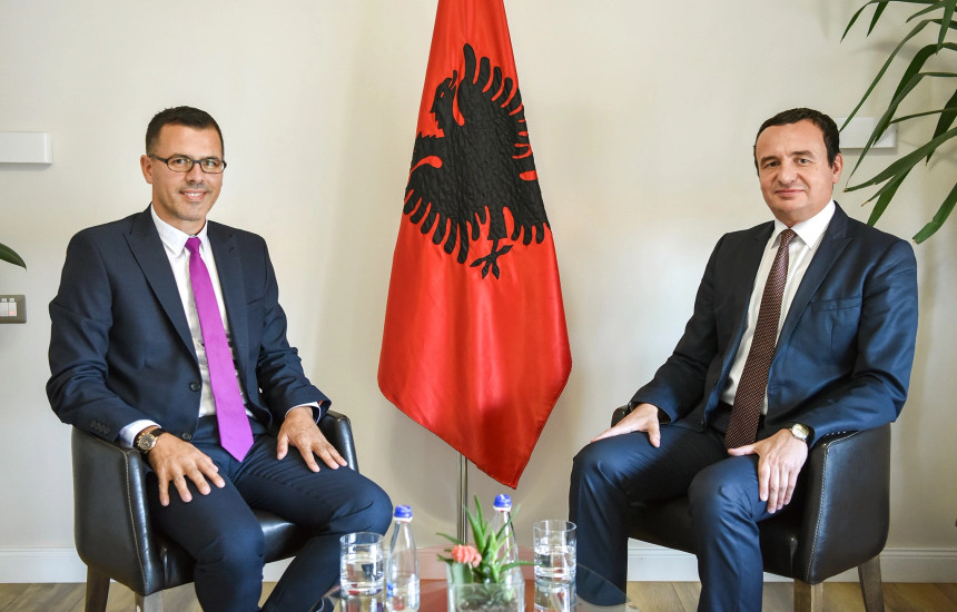 Mentor Hyseni - Albin Kurti