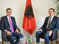 Mentor Hyseni - Albin Kurti