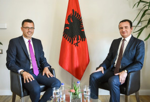 Mentor Hyseni - Albin Kurti