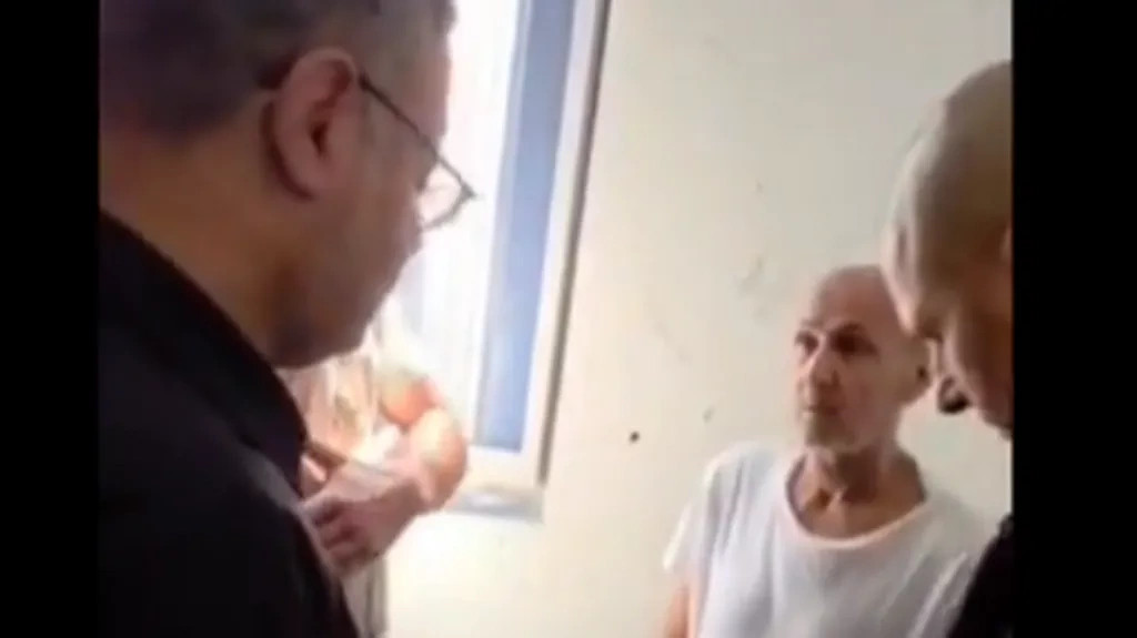 Ministri izraelit shfaq palestinezin që me vite s’ishte parë, tallet me të në burg