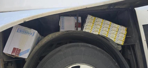 V Gnjilanu prijeli osebo z več kot 22.000 evri in prepovedanim blagom