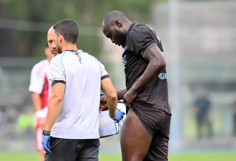 Napolit i lëndohet Lukaku, pritet të mungojë deri tre muaj