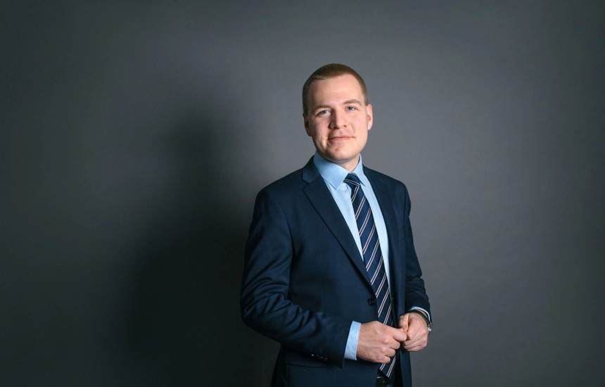 Politikani finlandez bën vetëvrasje në Parlament