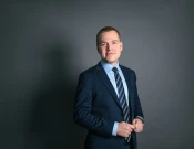 Politikani finlandez bën vetëvrasje në Parlament
